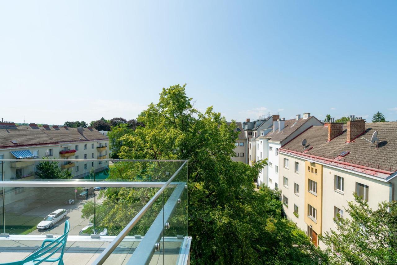 Residence, Hietzing - Schoenbrunn * Viena